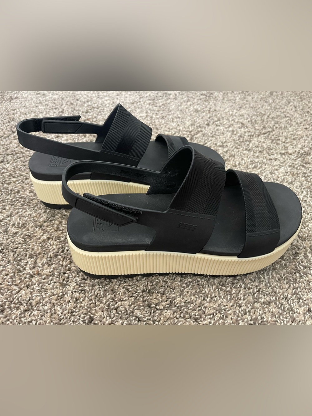 Women’s Reef Water Vista Higher Platform Sandals Black Cream Double Strap Size 7 - Picture 2 of 7